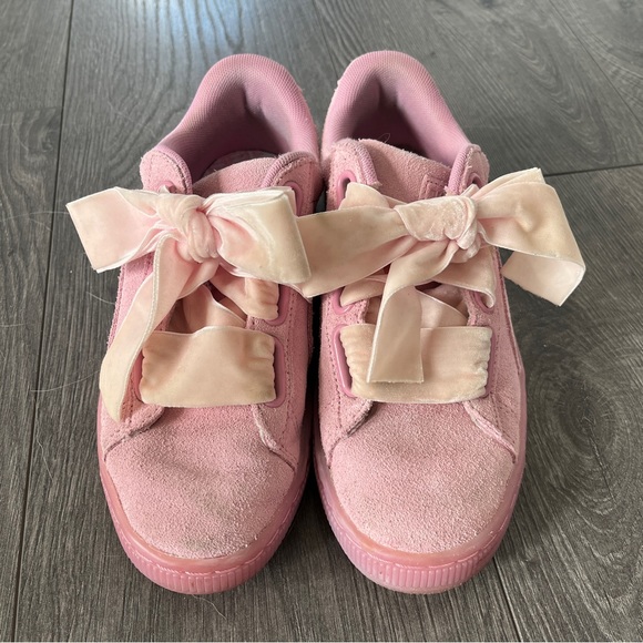 Pink PUMA Basket Heart sneakers with bows | 6.5 - Picture 2 of 9